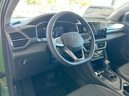New 2026 Volkswagen Taos SE image 15