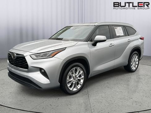 Used 2021 Toyota Highlander Limited image 2