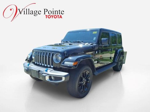 Used 2023 Jeep Wrangler Unlimited Sahara w/ Cold Weather Group AWD/4WD image 1