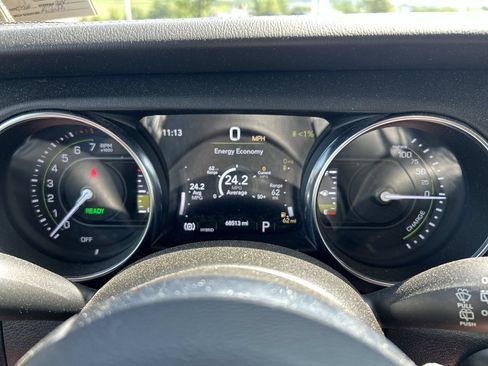 Used 2021 Jeep Wrangler Unlimited Sahara w/ Dual Top Group AWD/4WD image 26