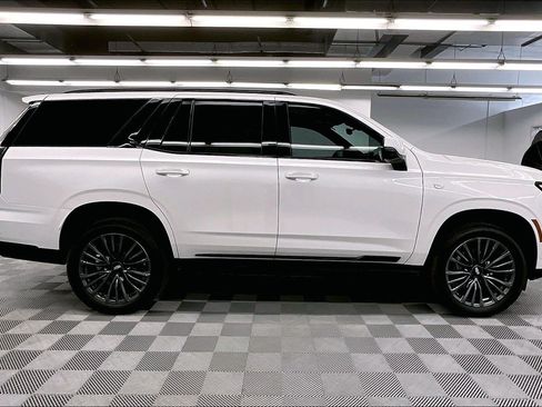 Used 2025 Cadillac Escalade Sport AWD/4WD image 14