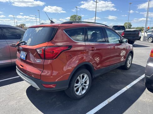 Used 2019 Ford Escape SEL w/ Ford Safe & Smart Package AWD/4WD image 3