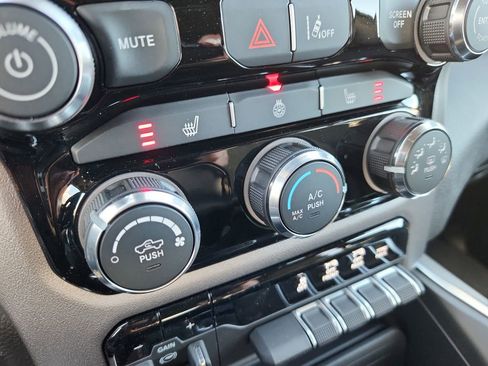 New 2026 RAM 1500 4x4 Crew Cab image 14