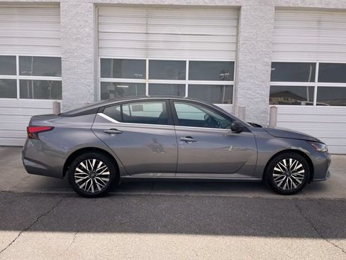 Used 2026 Nissan Altima 2.5 SV FWD image 1