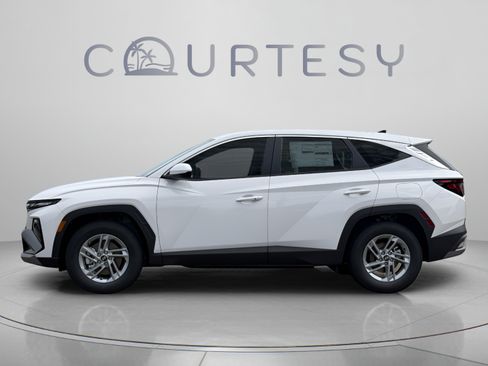 New 2026 Hyundai Tucson SE FWD image 2
