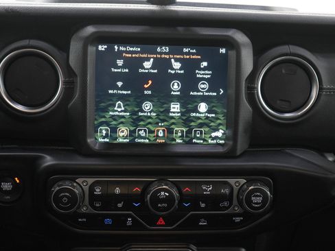 Used 2022 Jeep Wrangler Unlimited Sahara w/ Cold Weather Group AWD/4WD image 17