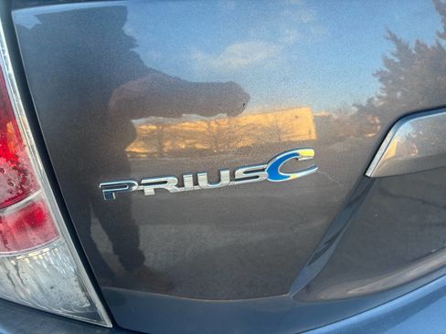 Used 2012 Toyota Prius C One image 9