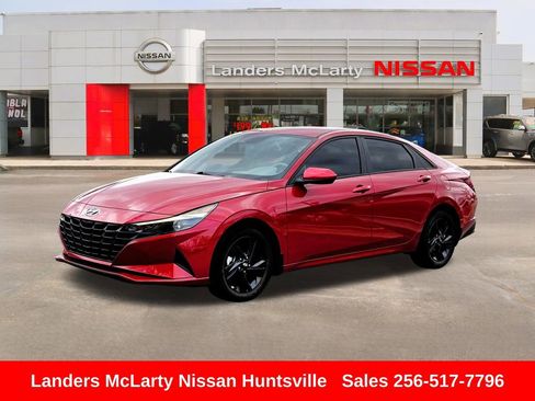 Used 2023 Hyundai Elantra SEL image 9