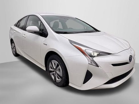 Used 2017 Toyota Prius Four image 10