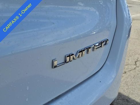 Used 2025 Jeep Compass Limited image 11