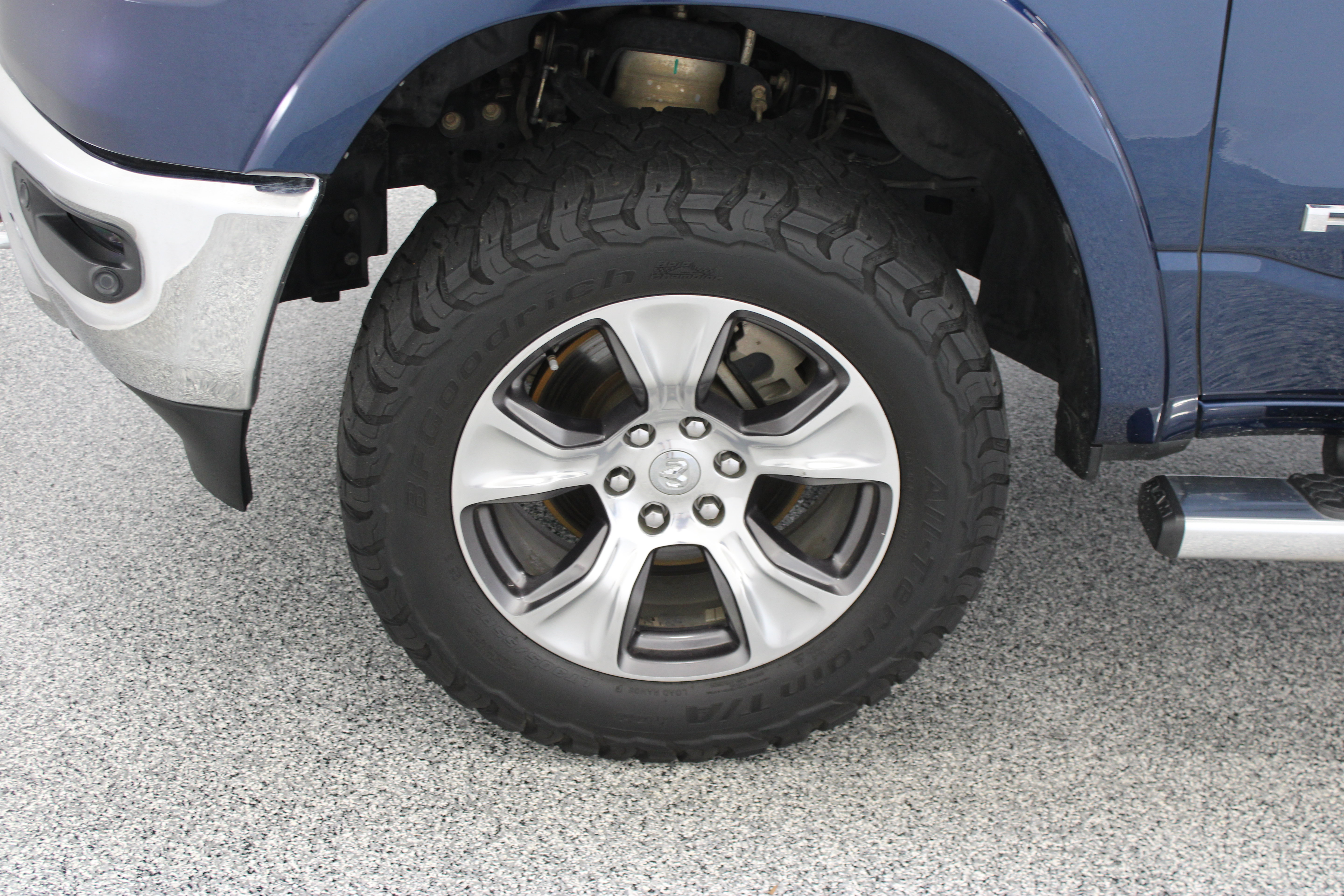 Used 2022 RAM 1500 Laramie AWD/4WD image 13