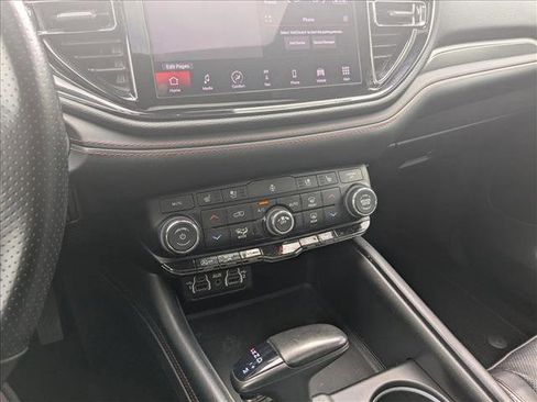 Used 2023 Dodge Durango GT image 12