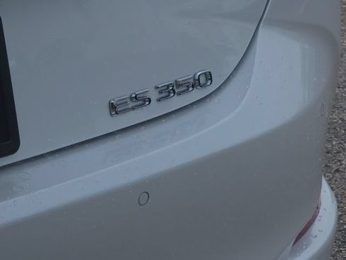 Used 2025 Lexus ES 350 w/ Premium Package FWD image 13