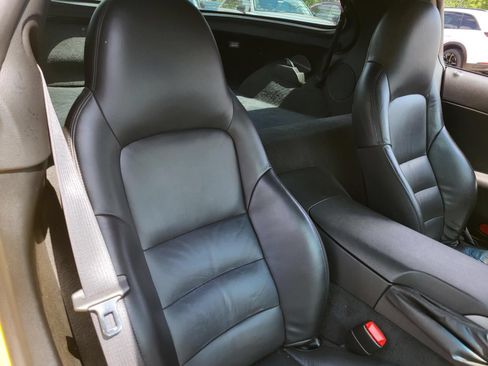Used 2007 Chevrolet Corvette Coupe RWD image 9