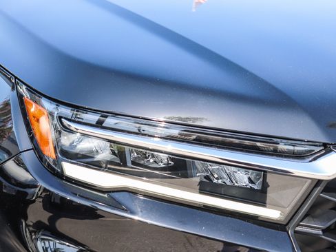 Certified 2024 Honda Pilot EX-L image 6