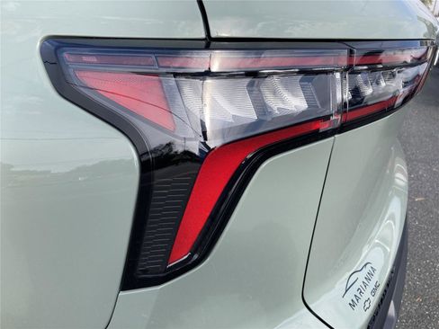 New 2026 Chevrolet Equinox LT w/ Convenience Package II image 11