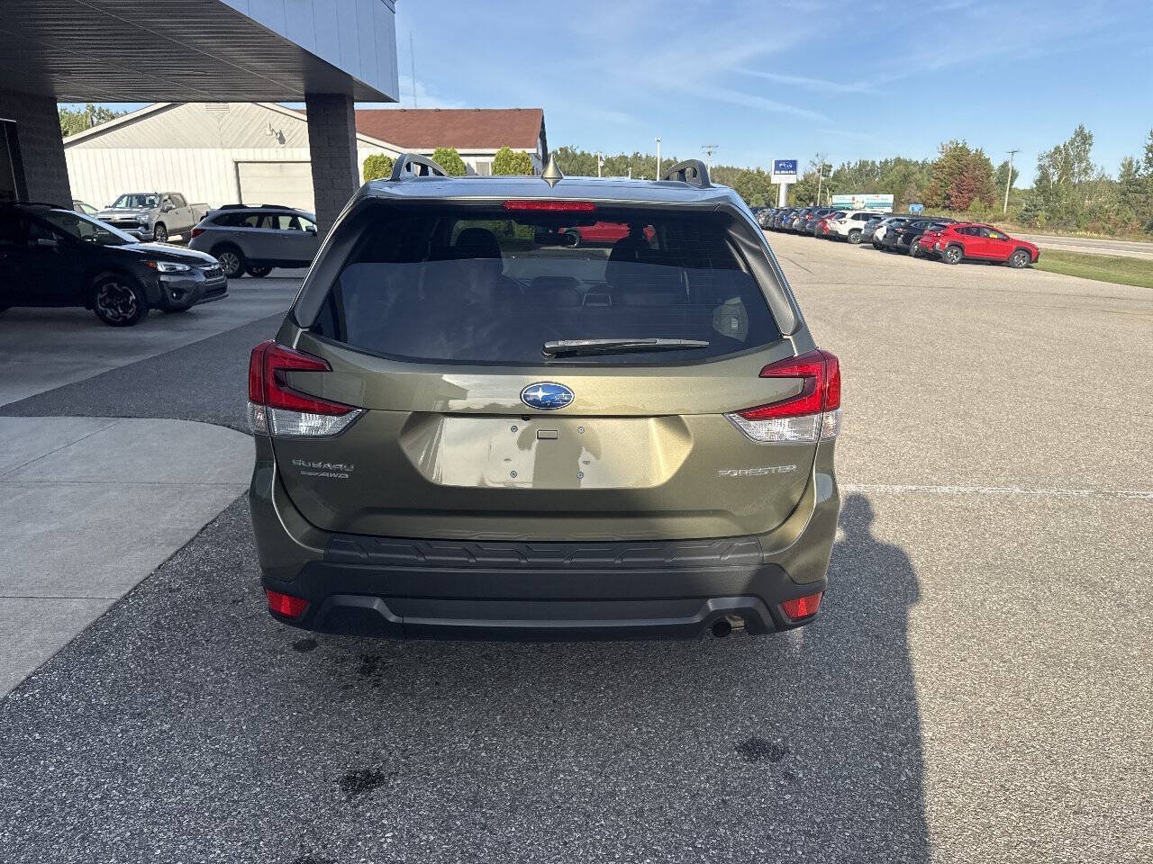 Used 2022 Subaru Forester Premium AWD/4WD image 5