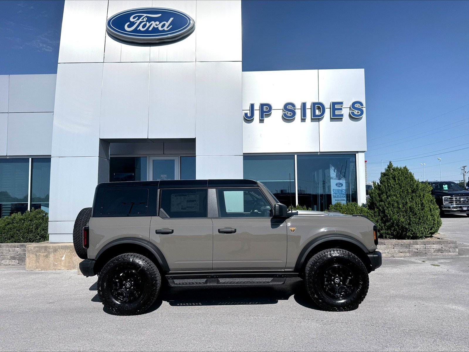 New 2026 Ford Bronco Badlands w/ Sasquatch Package AWD/4WD image 8