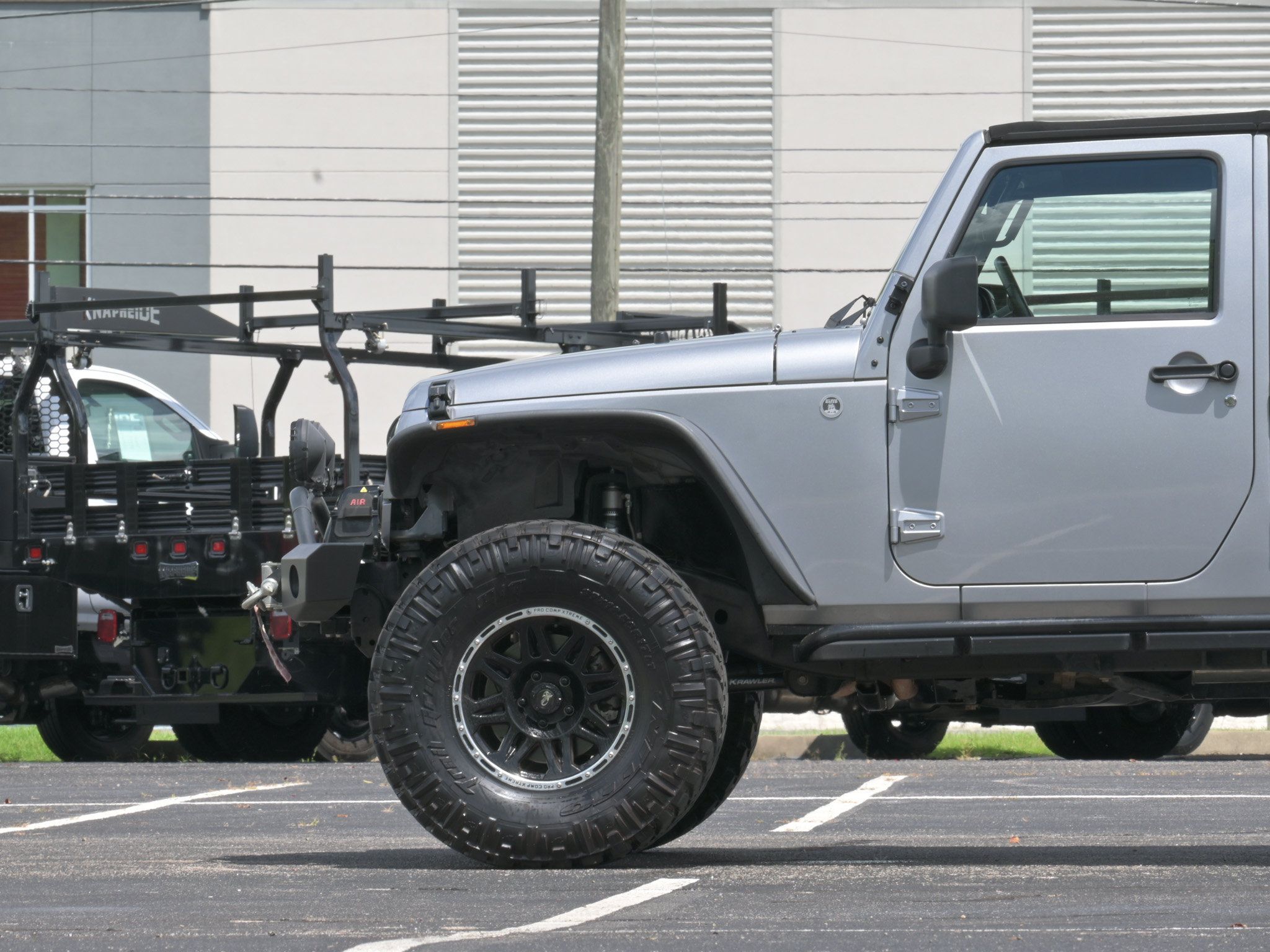 Used 2013 Jeep Wrangler Unlimited Rubicon w/ Connectivity Group AWD/4WD image 5