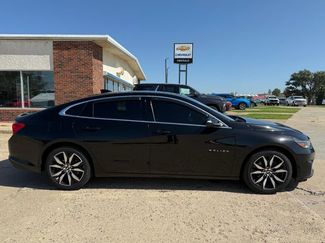 Used 2017 Chevrolet Malibu LT image 1