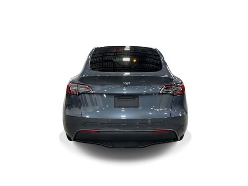 Certified 2023 Tesla Model Y AWD image 5