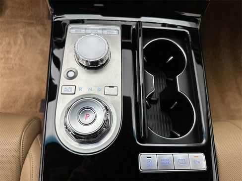 Certified 2025 Genesis G80 2.5T image 20