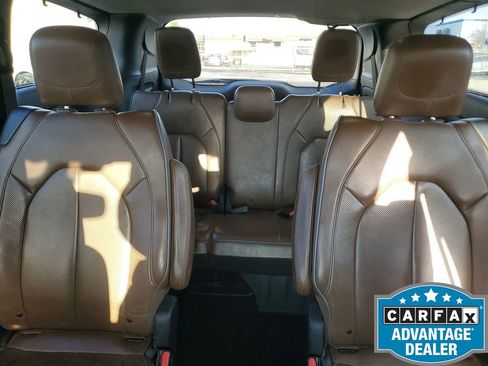 Used 2018 Chrysler Pacifica Limited w/ Tire & Wheel Group image 14
