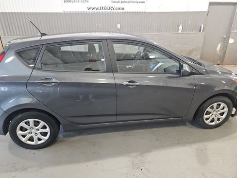 Used 2013 Hyundai Accent GS FWD image 2