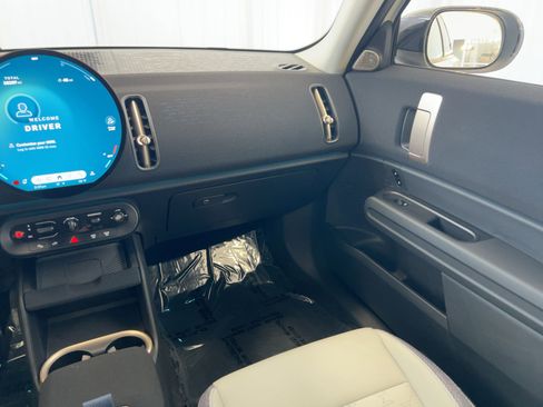 Certified 2025 MINI Cooper Countryman S w/ Comfort Package Max image 31