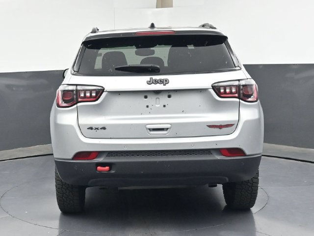 Used 2025 Jeep Compass Trailhawk AWD/4WD image 35