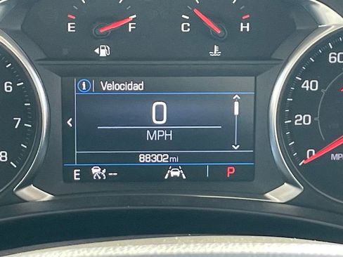 Used 2023 GMC Terrain SLE w/ Driver Convenience Package image 12