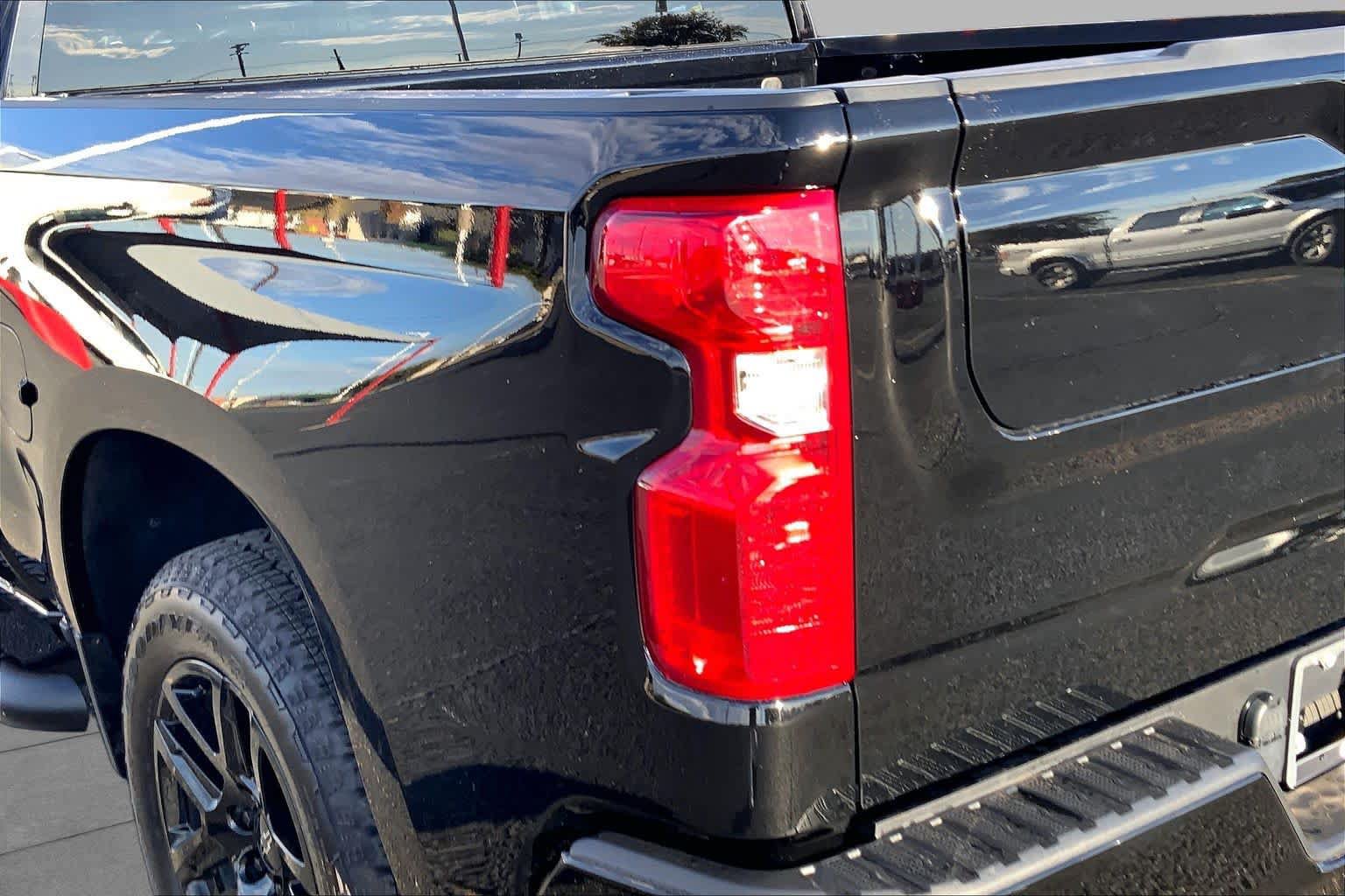 Used 2026 Chevrolet Silverado 1500 Custom w/ Turbomax Blackout Package AWD/4WD image 29