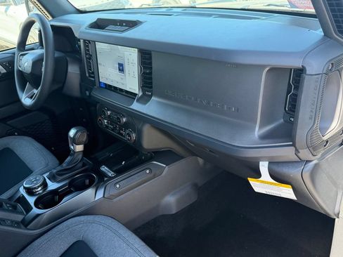 New 2025 Ford Bronco 4-Door AWD/4WD image 9