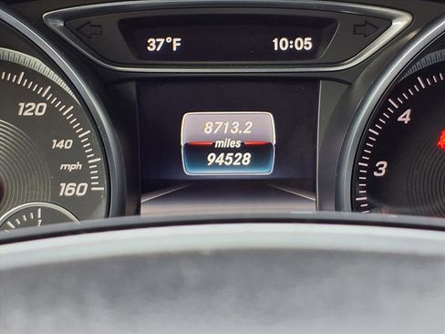 Used 2018 Mercedes-Benz CLA 250 4MATIC image 16