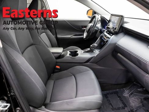 Used 2022 Toyota Venza LE image 23