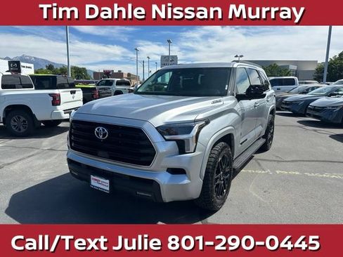 Used 2023 Toyota Sequoia SR5 w/ SR5 Premium Package AWD/4WD image 5
