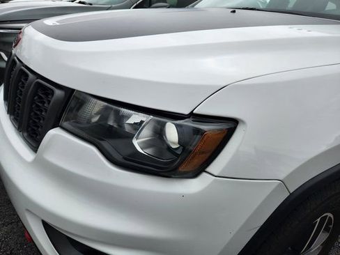 Used 2019 Jeep Grand Cherokee Trailhawk AWD/4WD image 27