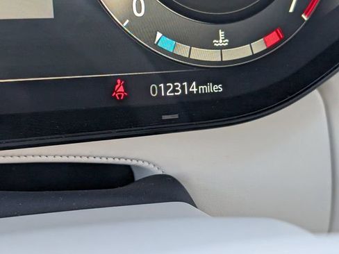 Used 2023 Land Rover Range Rover SE image 23