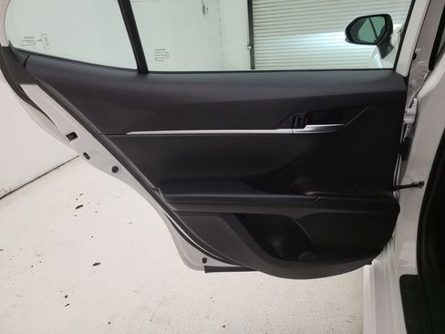 Used 2024 Toyota Camry SE image 35