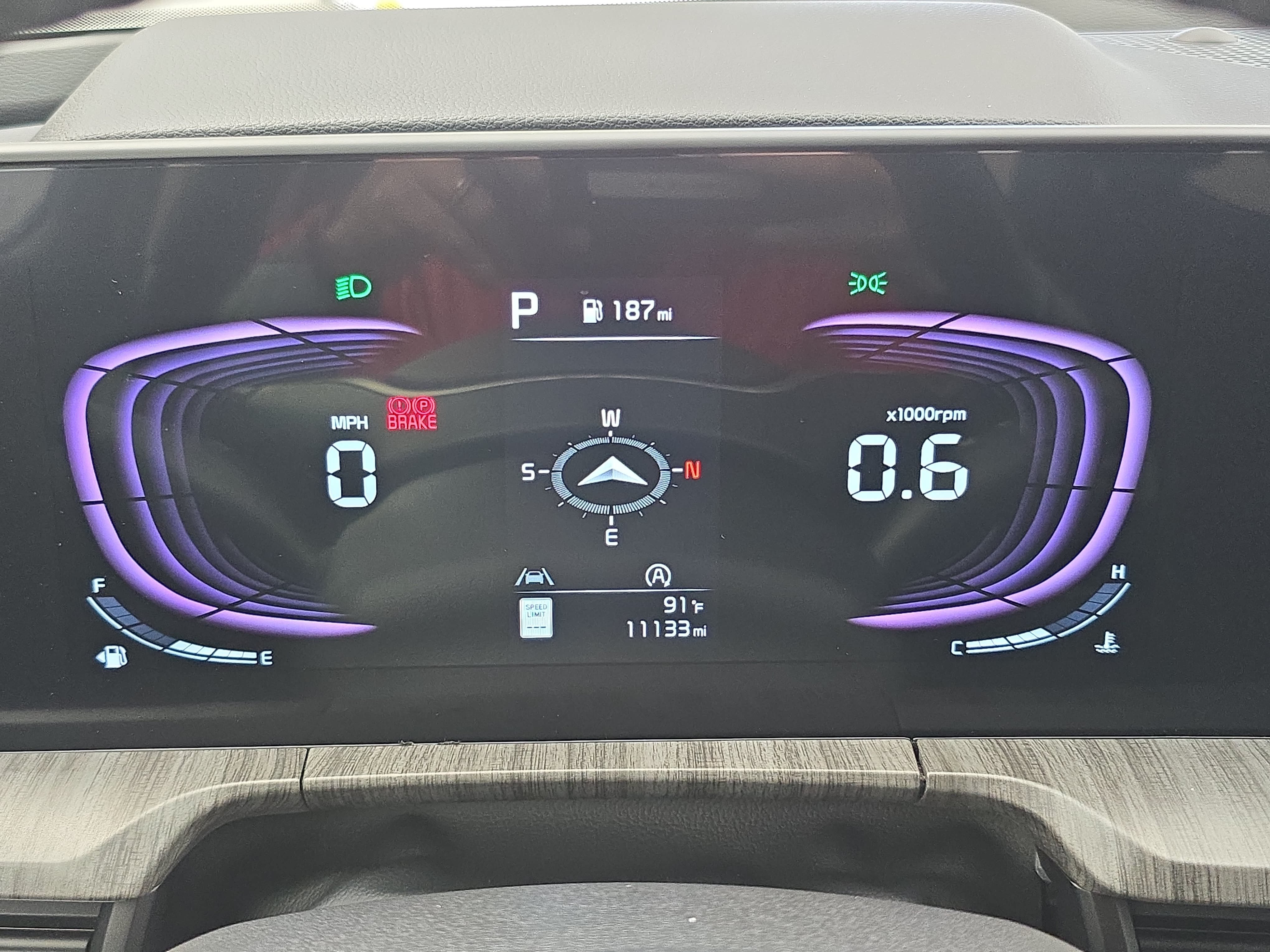 Used 2025 Kia Telluride EX w/ EX Captain's Chair Package FWD image 20