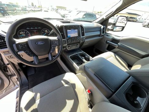 Used 2019 Ford F250 XLT w/ XLT Premium Package AWD/4WD image 10