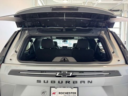 Certified 2024 Chevrolet Suburban Z71 w/ Z71 Off-Road Package image 39