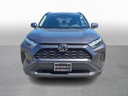 Used 2025 Toyota RAV4 XLE AWD/4WD image 2