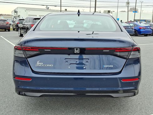 Certified 2025 Honda Accord EX-L image 5