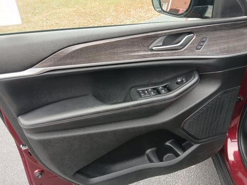 Certified 2023 Jeep Grand Cherokee Limited image 23