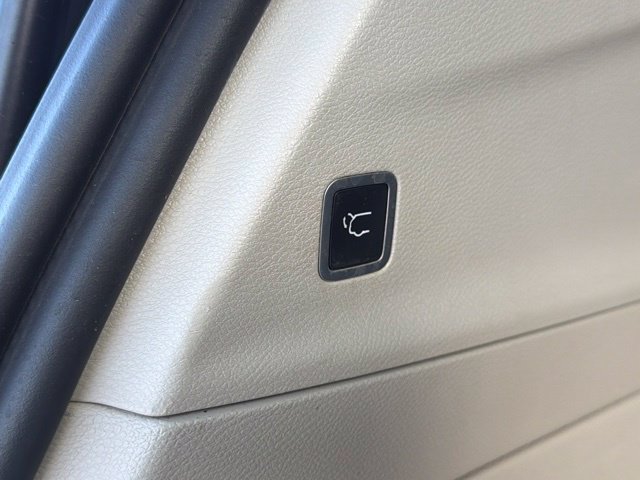 Used 2019 Chrysler Pacifica Touring-L w/ Advanced Safetytec Group FWD image 16