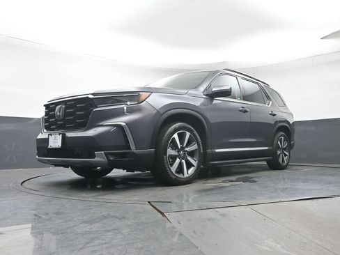 Used 2023 Honda Pilot Touring image 32