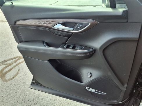 Used 2023 Buick Envision Avenir image 27