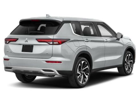 Used 2023 Mitsubishi Outlander SE FWD image 5