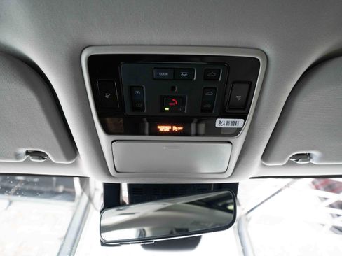 Used 2025 Toyota Grand Highlander Limited image 18